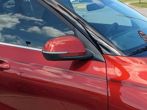 Used 2024 Kia Seltos SX image 10