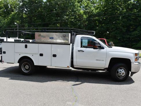 Used 2018 Chevrolet Silverado 3500 W/T w/ WT Convenience Package RWD image 3