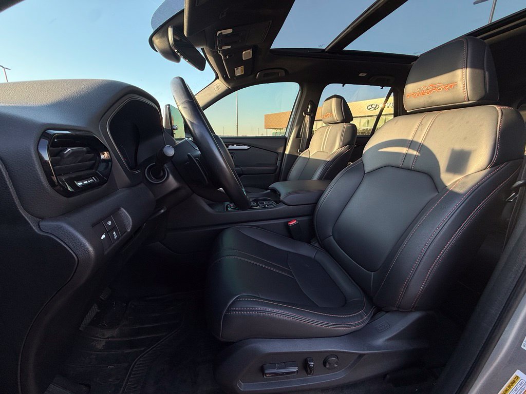 Used 2025 Honda Pilot TrailSport image 22