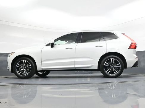 Used 2020 Volvo XC60 T5 Momentum w/ Protection Package image 31