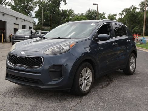 Used 2018 Kia Sportage LX w/ LX Popular Package FWD image 4