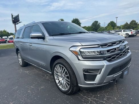 Used 2023 Ford Expedition Max Platinum AWD/4WD image 2