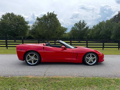 Used 2007 Chevrolet Corvette Convertible w/ Preferred Equipment Group RWD image 22