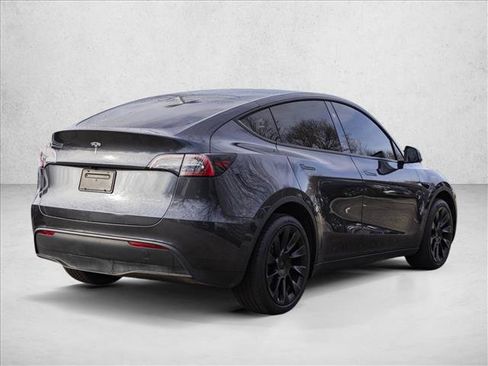 Used 2024 Tesla Model Y Long Range image 5