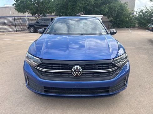 Used 2022 Volkswagen Jetta Sport image 2