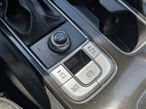 Used 2020 Kia Telluride LX FWD image 38