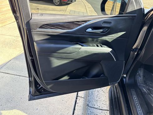 Used 2022 Cadillac Escalade ESV Sport w/ Touring Package image 15