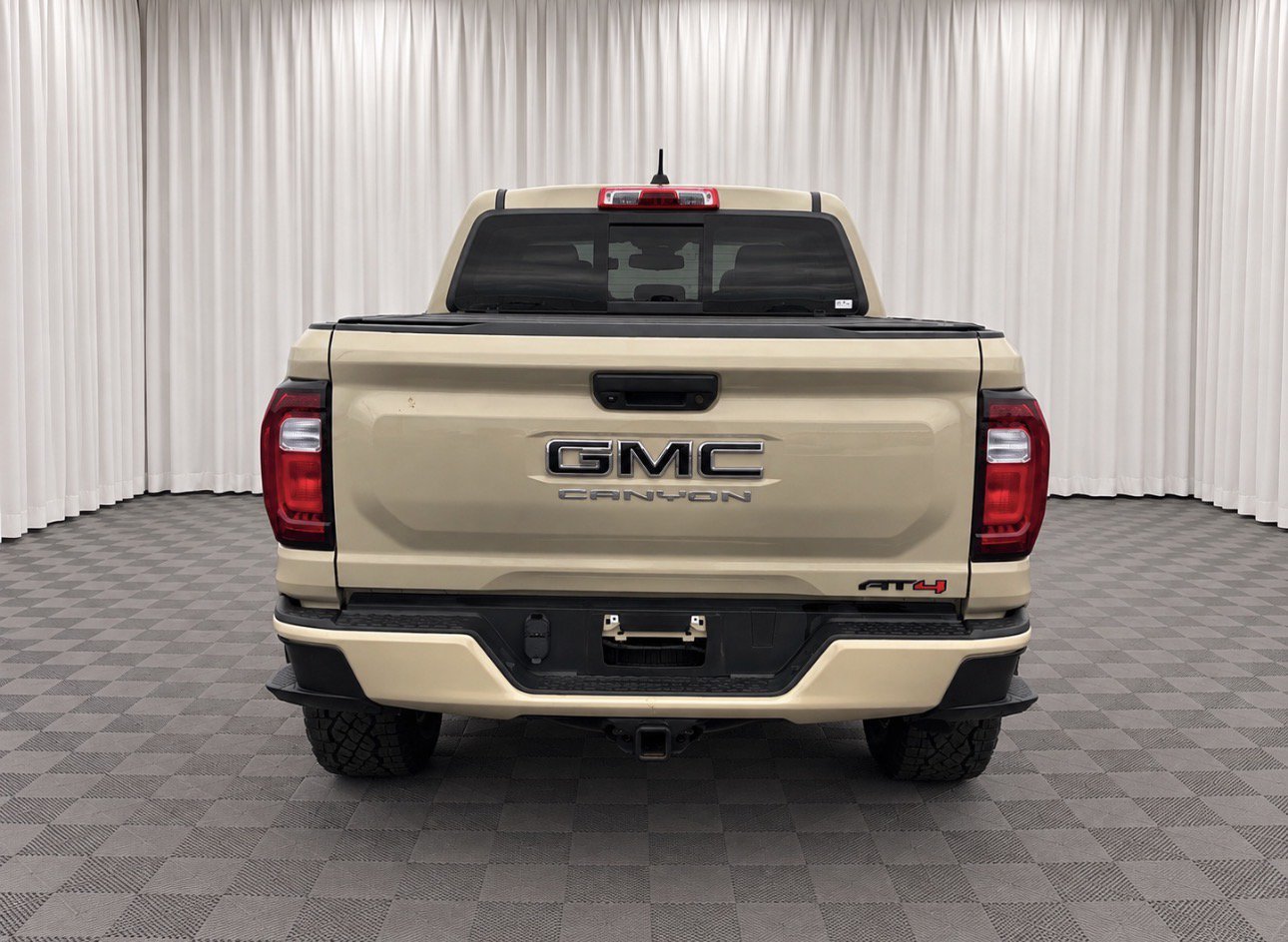 Used 2023 GMC Canyon AT4 w/ LPO, Off Road Lift Package AWD/4WD image 4