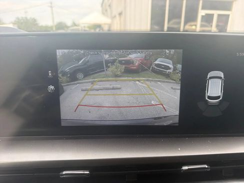 Used 2025 Kia Telluride S FWD image 25