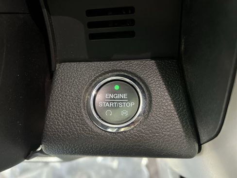 Used 2015 Ford F150 Lariat w/ Equipment Group 502A Luxury AWD/4WD image 17