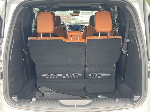 New 2026 Chrysler Pacifica Pinnacle image 28