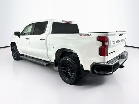 Used 2021 Chevrolet Silverado 1500 Custom Trail Boss w/ LPO, Dark Essentials Package AWD/4WD image 5
