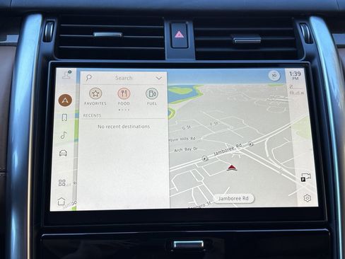 Certified 2024 Land Rover Discovery Metropolitan Edition image 24