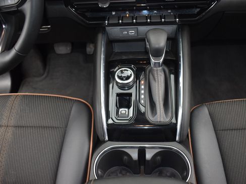 Used 2024 GMC Canyon AT4 w/ LPO, Skid Plate Package image 19