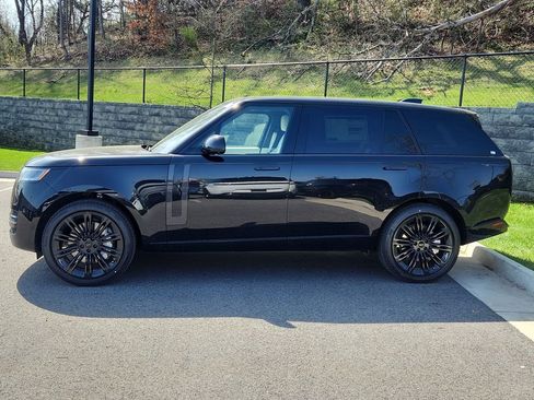 New 2026 Land Rover Range Rover Long Wheelbase SE AWD/4WD image 6