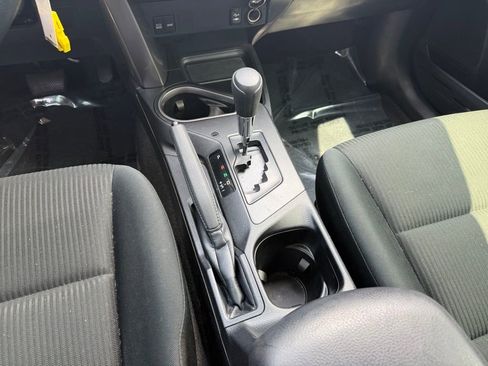 Used 2018 Toyota RAV4 LE w/ Carpet Mat Package FWD image 17