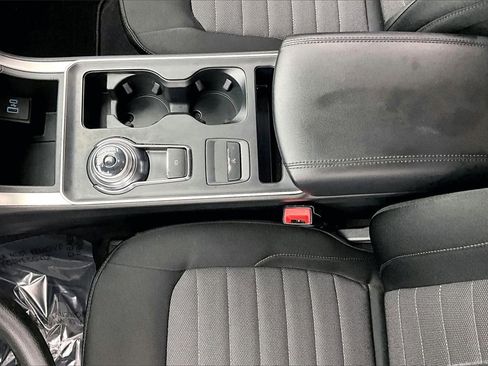 Used 2022 Ford Edge SE w/ Black Appearance Package image 15