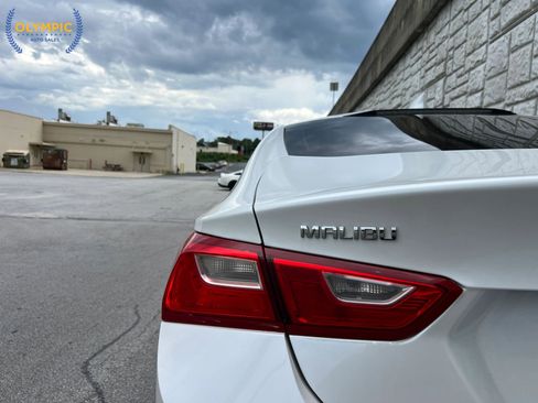 Used 2016 Chevrolet Malibu LT w/ Leather Package FWD image 16