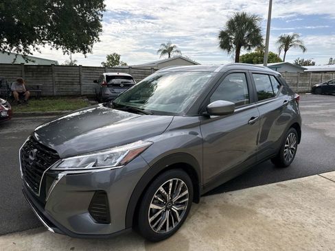 Used 2024 Nissan Kicks SV FWD image 2
