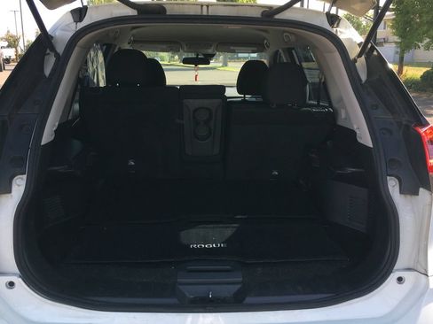 Used 2020 Nissan Rogue S FWD image 6
