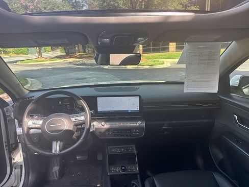 Used 2024 Hyundai Kona Limited FWD image 29