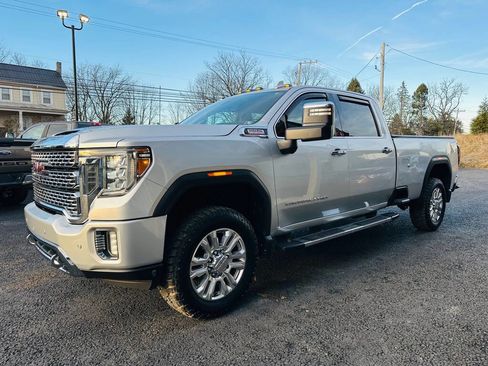 Used 2020 GMC Sierra 3500 Denali w/ Denali Ultimate Package image 3