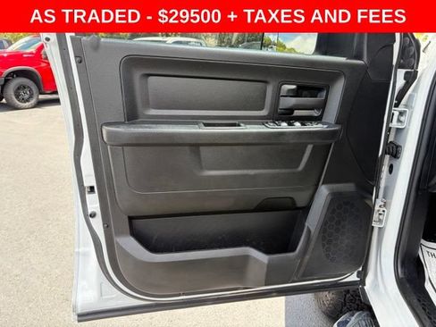 Used 2022 RAM 2500 Tradesman w/ Chrome Appearance Group AWD/4WD image 12