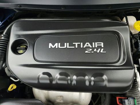 Used 2018 Jeep Cherokee Latitude Plus image 32