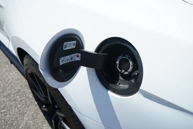 Used 2016 Ford Mustang Shelby GT350 w/ Technology Package RWD image 12
