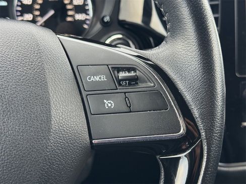 Used 2020 Mitsubishi Outlander SE image 19