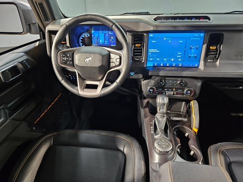 Used 2024 Ford Bronco Badlands AWD/4WD image 9