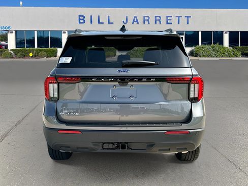 New 2026 Ford Explorer Active RWD image 5