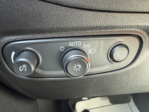 Used 2020 Chevrolet Equinox LT image 10