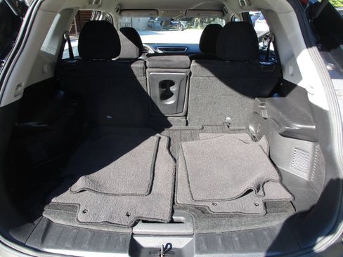 Used 2016 Nissan Rogue S AWD/4WD image 12