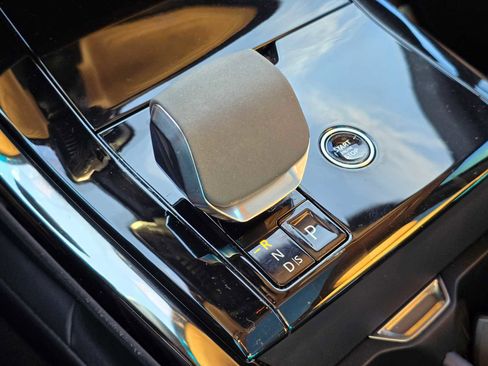 Certified 2024 Land Rover Range Rover Sport Autobiography image 33