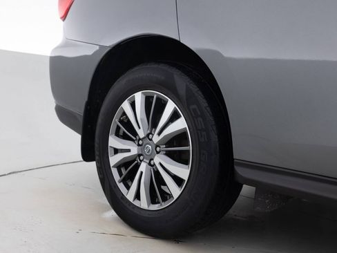 Used 2018 Nissan Pathfinder S image 19