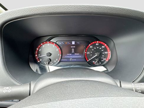 Used 2022 Nissan Frontier Pro-X RWD image 11