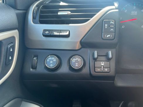 Used 2018 GMC Yukon Denali w/ Open Road Package AWD/4WD image 23
