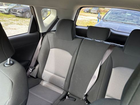 Used 2025 Kia Soul LX w/ LX Technology Package FWD image 38