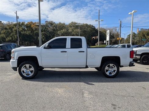 Used 2018 Chevrolet Silverado 1500 Custom w/ Custom Value Package image 8