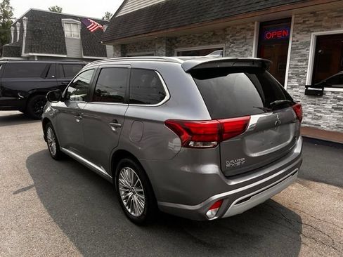Used 2022 Mitsubishi Outlander 4WD Plug-In Hybrid image 5