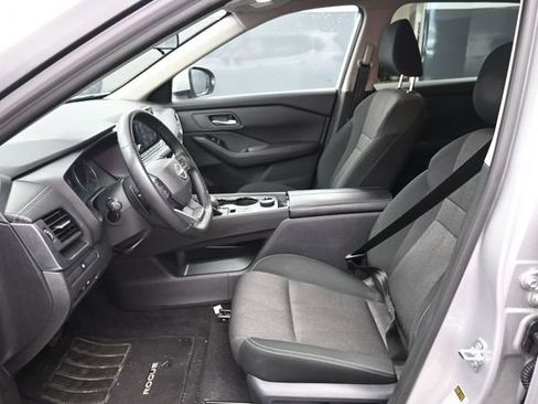 Used 2025 Nissan Rogue SV AWD/4WD image 17
