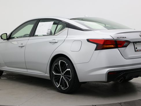 Used 2024 Nissan Altima 2.5 SR FWD image 4