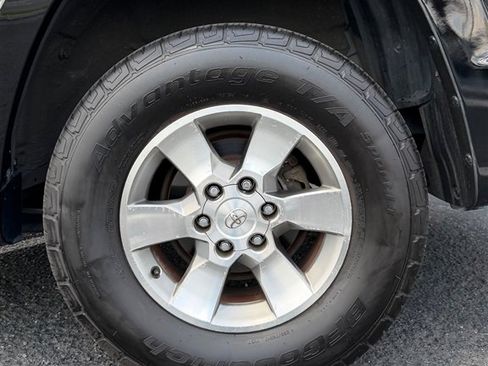 Used 2011 Toyota 4Runner SR5 w/ Convenience Pkg RWD image 14