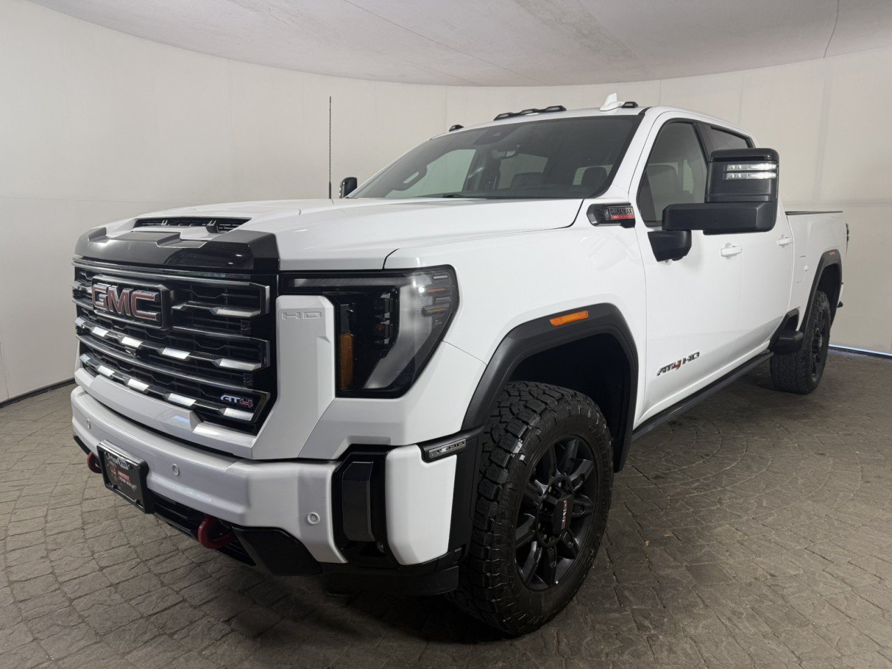 Used 2024 GMC Sierra 3500 AT4 w/ Technology Package AWD/4WD image 3