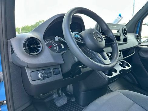 Used 2024 Mercedes-Benz Sprinter 2500 image 17