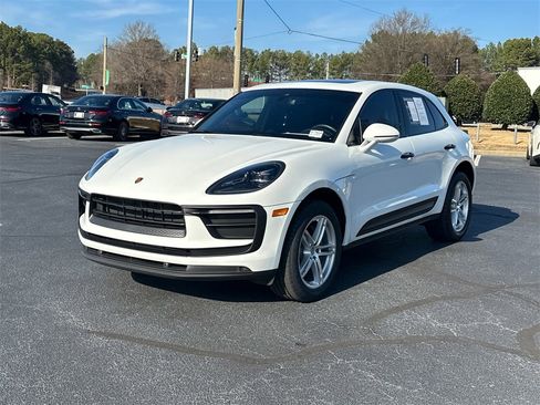 Used 2022 Porsche Macan image 3