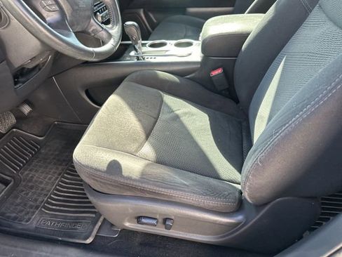 Used 2016 Nissan Pathfinder SV image 11