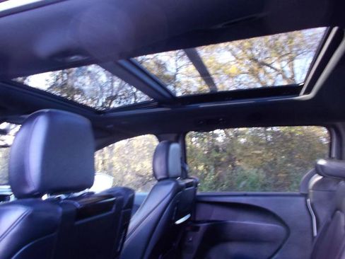 Used 2019 Chrysler Pacifica Touring-L Plus w/ Advanced Safetytec Group image 30