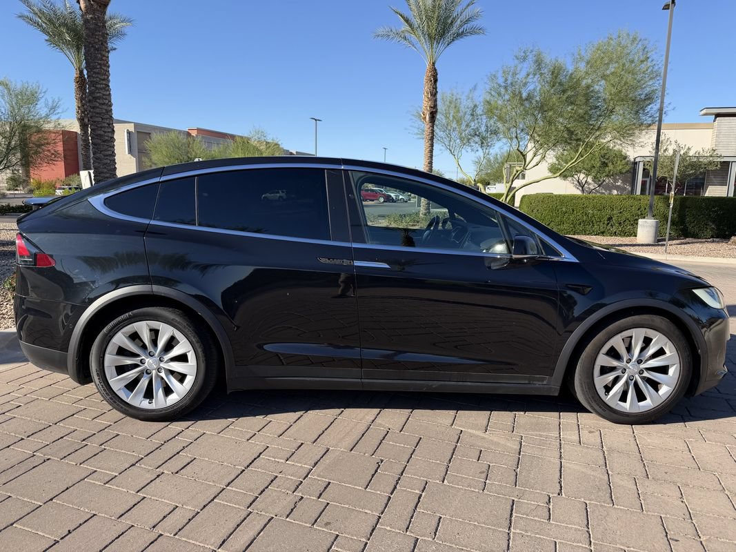 Used 2017 Tesla Model X 100D AWD/4WD image 3